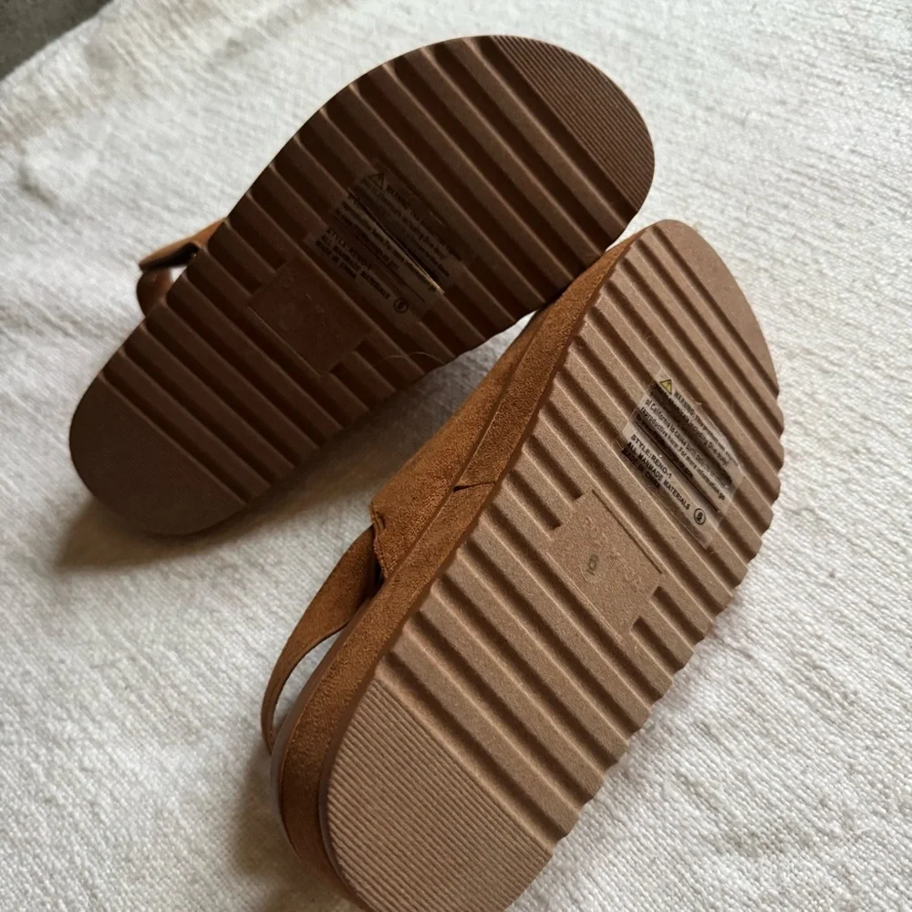 Women’s Suede Platform Slingback Clogs - Brown - Picture 6 of 7